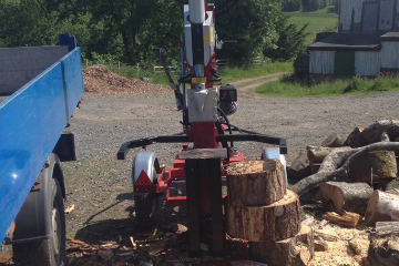On site log splitter now available for hire, with operator